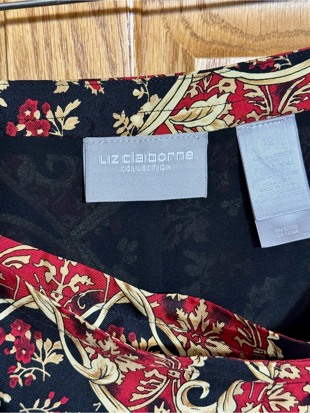 Liz Claiborne Collection 100% Silk Maxi Wrap Skirt Sz 12 Baroque Ribbon Print - Picture 3 of 7